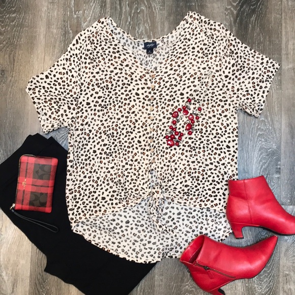 Daytrip Tops - Daytrip by Buckle Animal Print Blouse